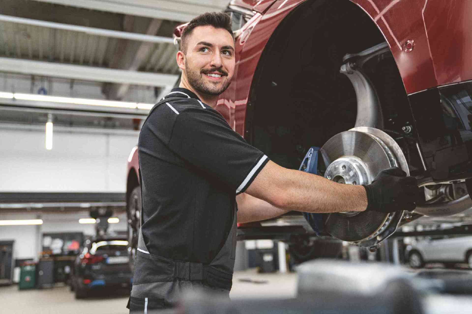 KFZ Mechatroniker (m/w/d) - Stellenausschreibung