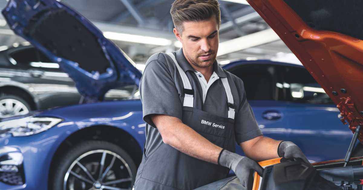 Ausbildung zum KFZ Mechatroniker (m/w/d) - Stellenausschreibung